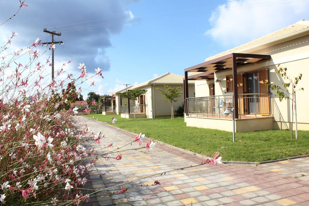 מת'וני Niriides Luxury Villas מראה חיצוני תמונה