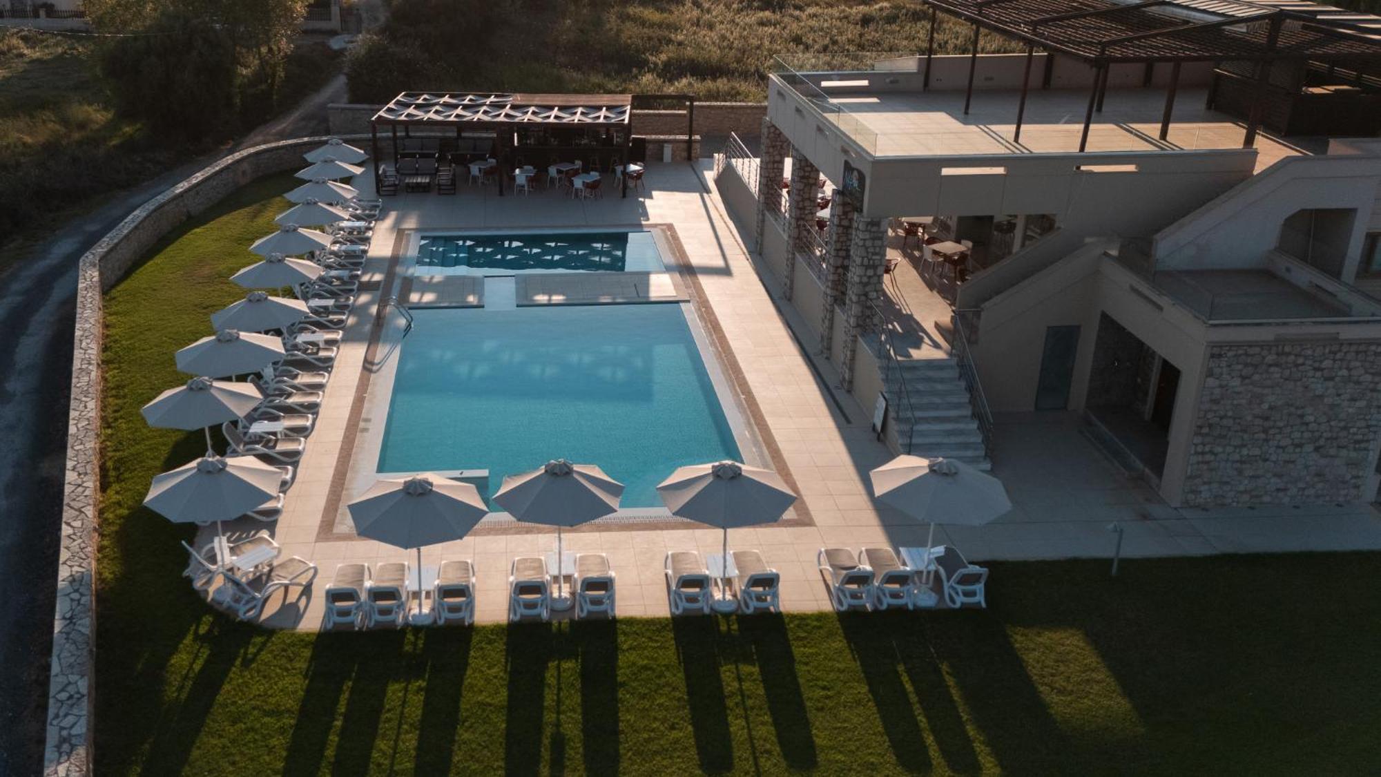 מת'וני Niriides Luxury Villas מראה חיצוני תמונה