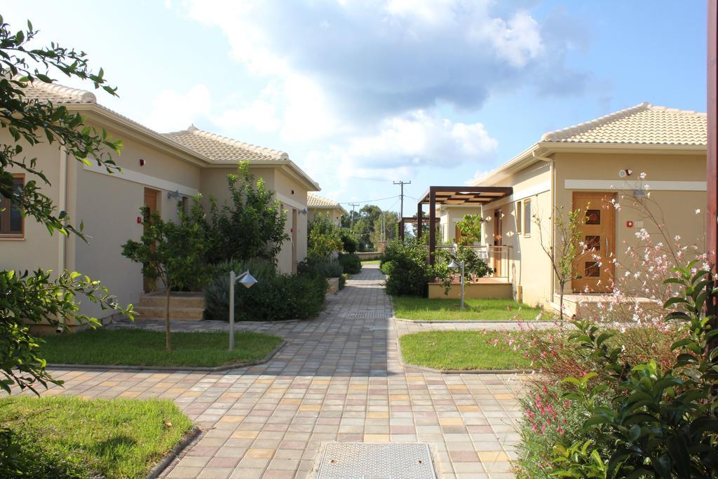 מת'וני Niriides Luxury Villas מראה חיצוני תמונה